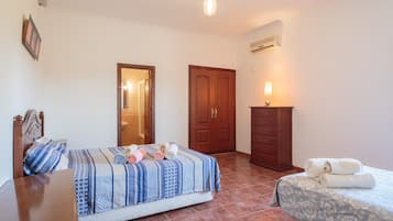 5 sovrum, strykjÀrn/strykbrÀda, gratis wi-fi och sÀngklÀder