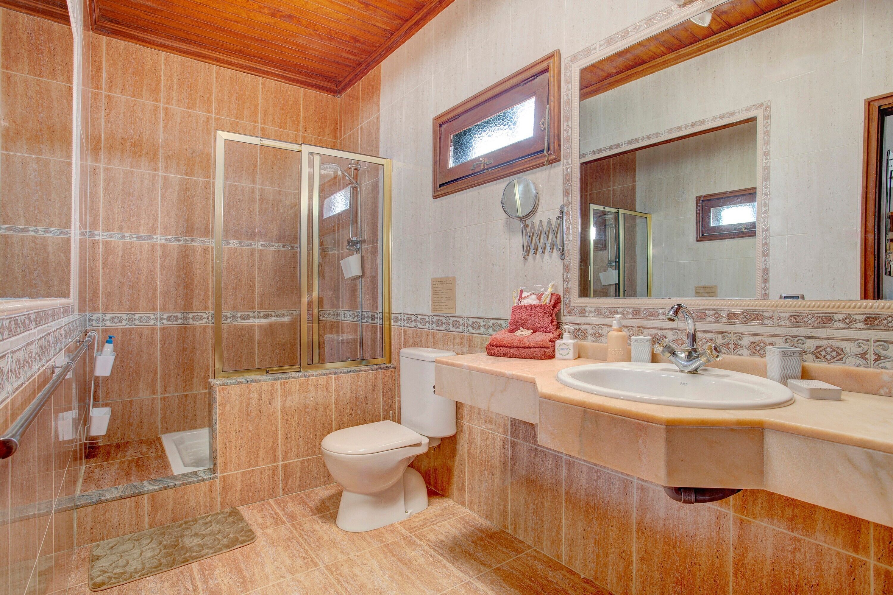 Bathtub, hair dryer, towels