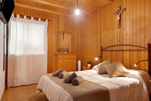 4 habitaciones, tabla de planchar con plancha y wifi gratis 