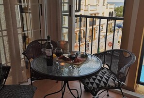 Dining - Apartment Casa Cozy with Sea View, Pool, Wi-Fi, A/C & Terrace (Torrevieja)