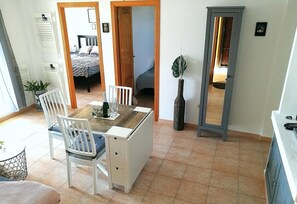 2 habitaciones, tabla de planchar con plancha y wifi gratis 