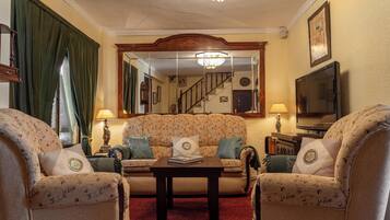 Tv, dvd-spelare och en stereo