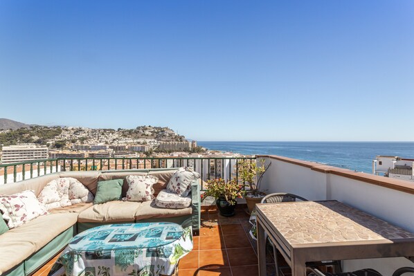 屋外ダイニングエリア