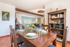 Dining - Cortijo La Alberquilla – Andalusian Charm with Mountain and Sea Views, Pool, Wi-Fi, and Garden (OTIVAR)