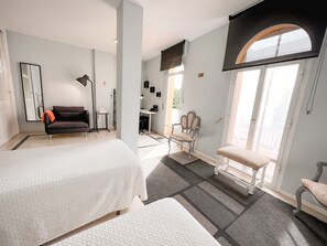 5 bedrooms, iron/ironing board, free WiFi, bed sheets