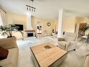 TV, fireplace, DVD player, stereo