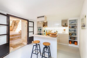 Frigorifero, forno, piano cottura, lavastoviglie