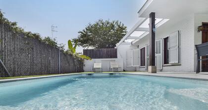 Holiday Home with Moutain View, Private Pool, A/C & WiFi