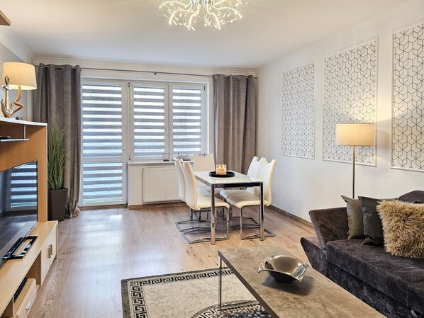 Unclassified image, 1 of 23, button