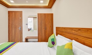 Standard Double Room | Desk, iron/ironing board, bed sheets - Itsy Hotels Shrey'S Inn, 2.5 Kms To Mahatma Gandhi Park (Chikkamagaluru)