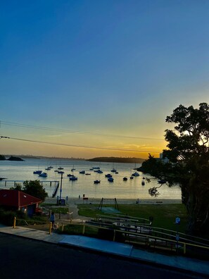 Näkymä rannalle/valtamerelle