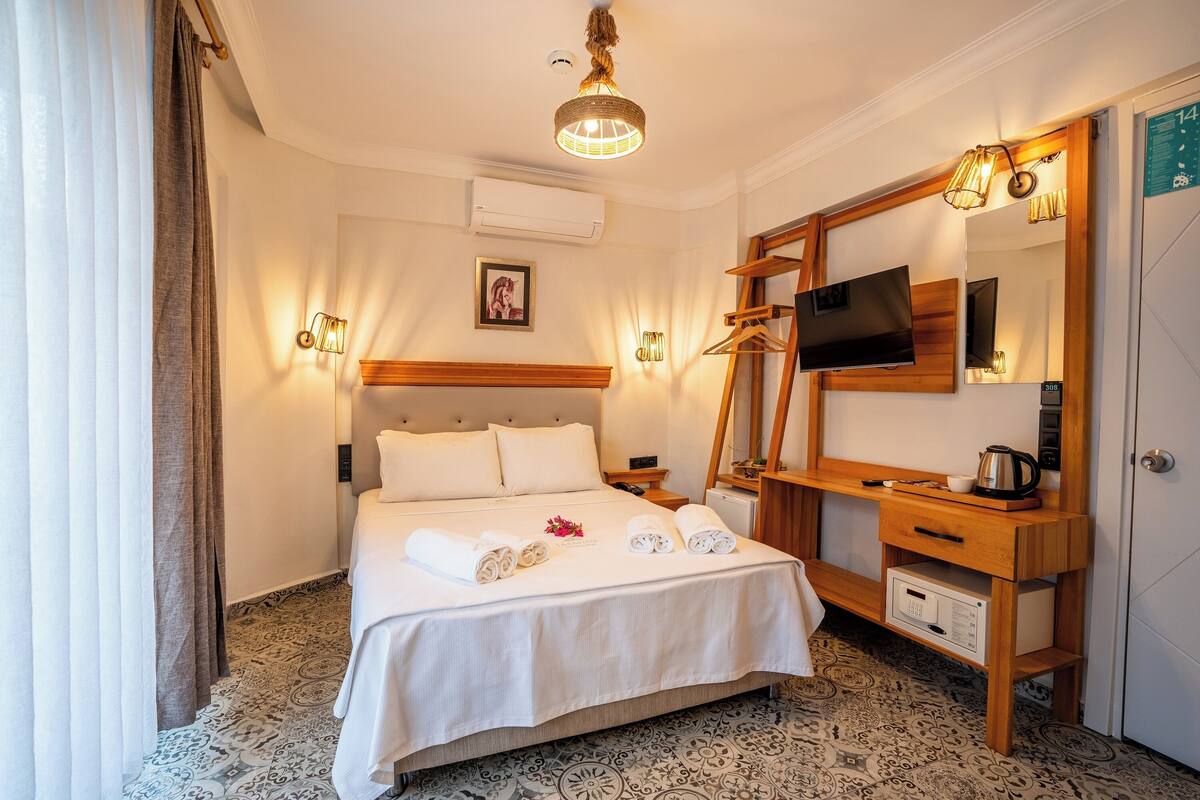 Standard Double Room | Blackout drapes, soundproofing, WiFi (free), bed sheets