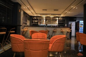 Bar (trong khuôn viên)