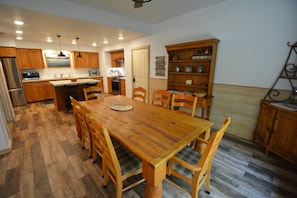 Dining - Walter Lake Area, Gated Community with Pool (Bass Lake)