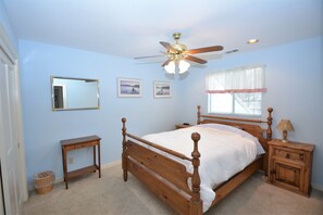 4 bedrooms, free WiFi, bed sheets - Walter Lake Area, Gated Community with Pool (Bass Lake)