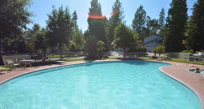This townhouse is a 3 bedroom(s), 3 bathrooms, located in Bass Lake, CA.