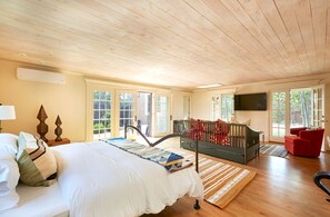 4 habitaciones, tabla de planchar con plancha y cuna de viaje 