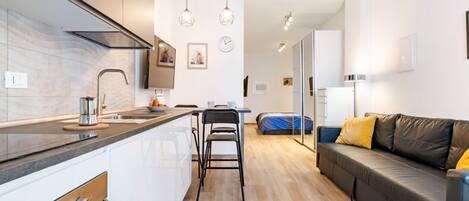 Four, lave-vaisselle, grille-pain