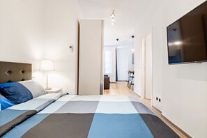 1 habitación, tabla de planchar con plancha y acceso a internet 