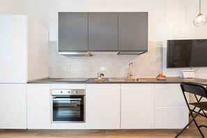 Oven, dishwasher, toaster