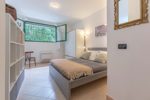 1 bedroom, iron/ironing board, Internet