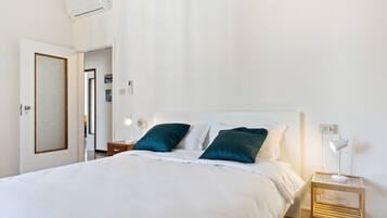 3 slaapkamers, een strijkplank/strijkijzer, wifi, beddengoed