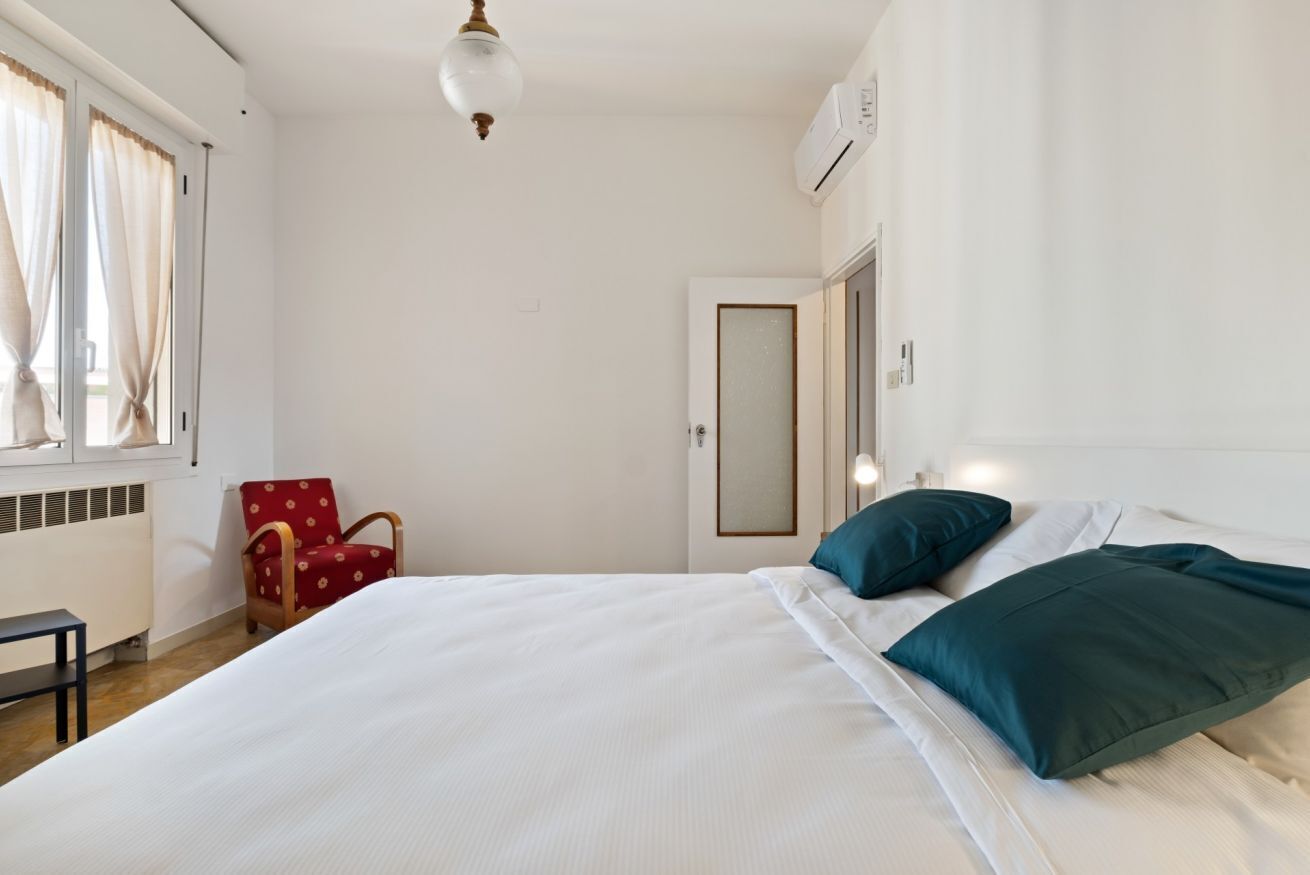 3 chambres, fer et planche à repasser, Wi-Fi, draps fournis