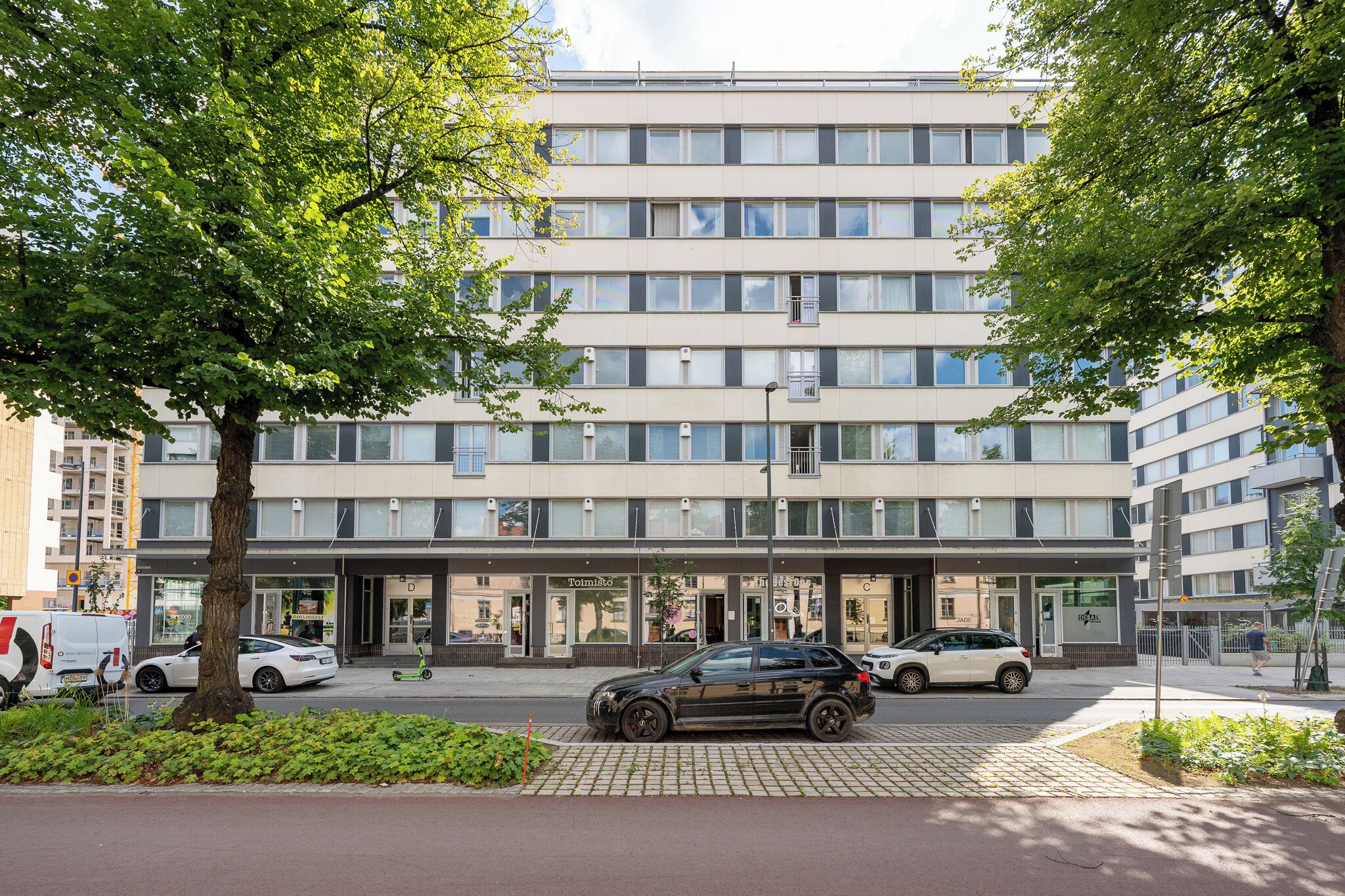 Vista frontal de la propiedad