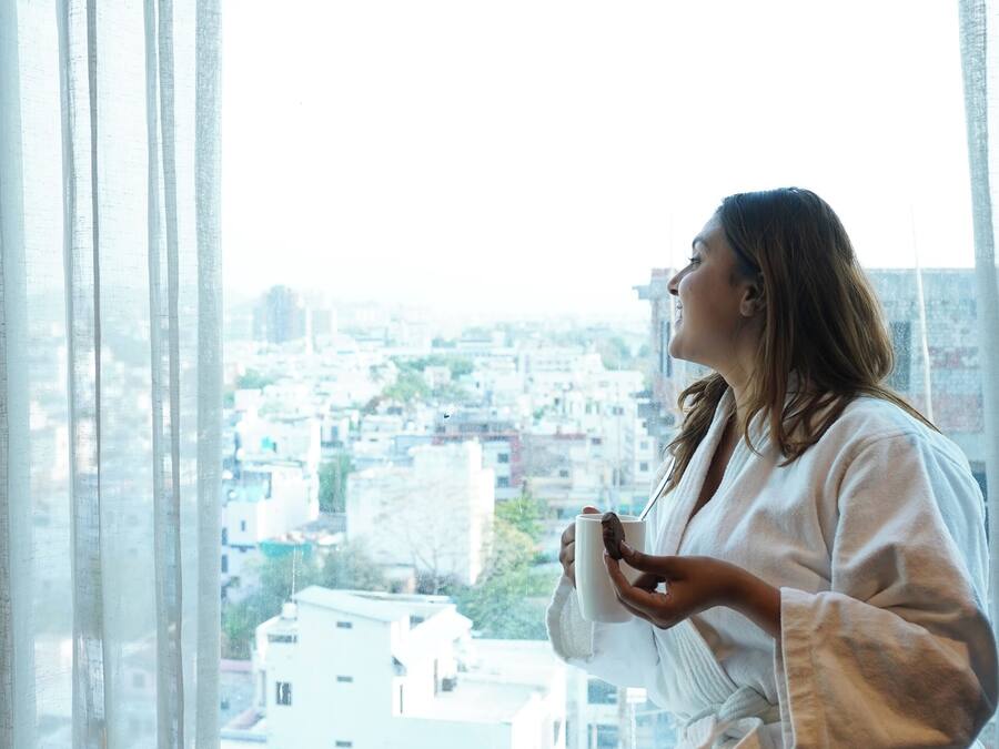 Escritorio, wifi gratis y ropa de cama