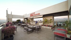 Rooftop terrace - Pride Hotel Udaipur (Udaipur)