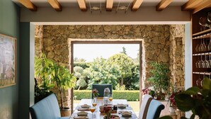 Dining - Heated pool, Outdoor cinema, Spa Terrace, Stroll to Shops, luxury equipped (Mougins)