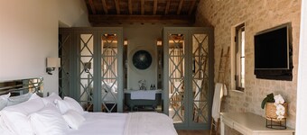 Heated pool, Outdoor cinema, Spa Terrace, Stroll to Shops, luxury equipped