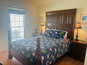 3 bedrooms, free WiFi, bed sheets - Relax at Pirate's Paradise, a cozy oceanfront home in Holden Beach with 3 bedrooms. (Holden Beach)
