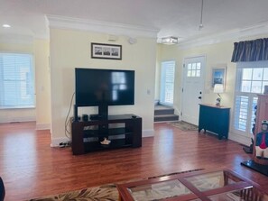 Interior - Relax at Pirate's Paradise, a cozy oceanfront home in Holden Beach with 3 bedrooms. (Holden Beach)