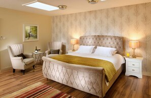 4 bedrooms, iron/ironing board, WiFi - 4 Bedroom Apartment in Ennis  Town Centre (Clare)