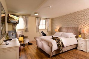 4 chambres, fer et planche à repasser, Wi-Fi