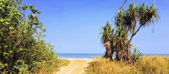 SUNSETS @ DUNDEE Overlooking the water