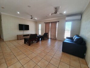 Interior - SUNSETS @ DUNDEE Overlooking the water (Dundee Beach)