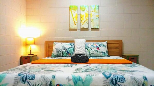 2 bedrooms, bed sheets