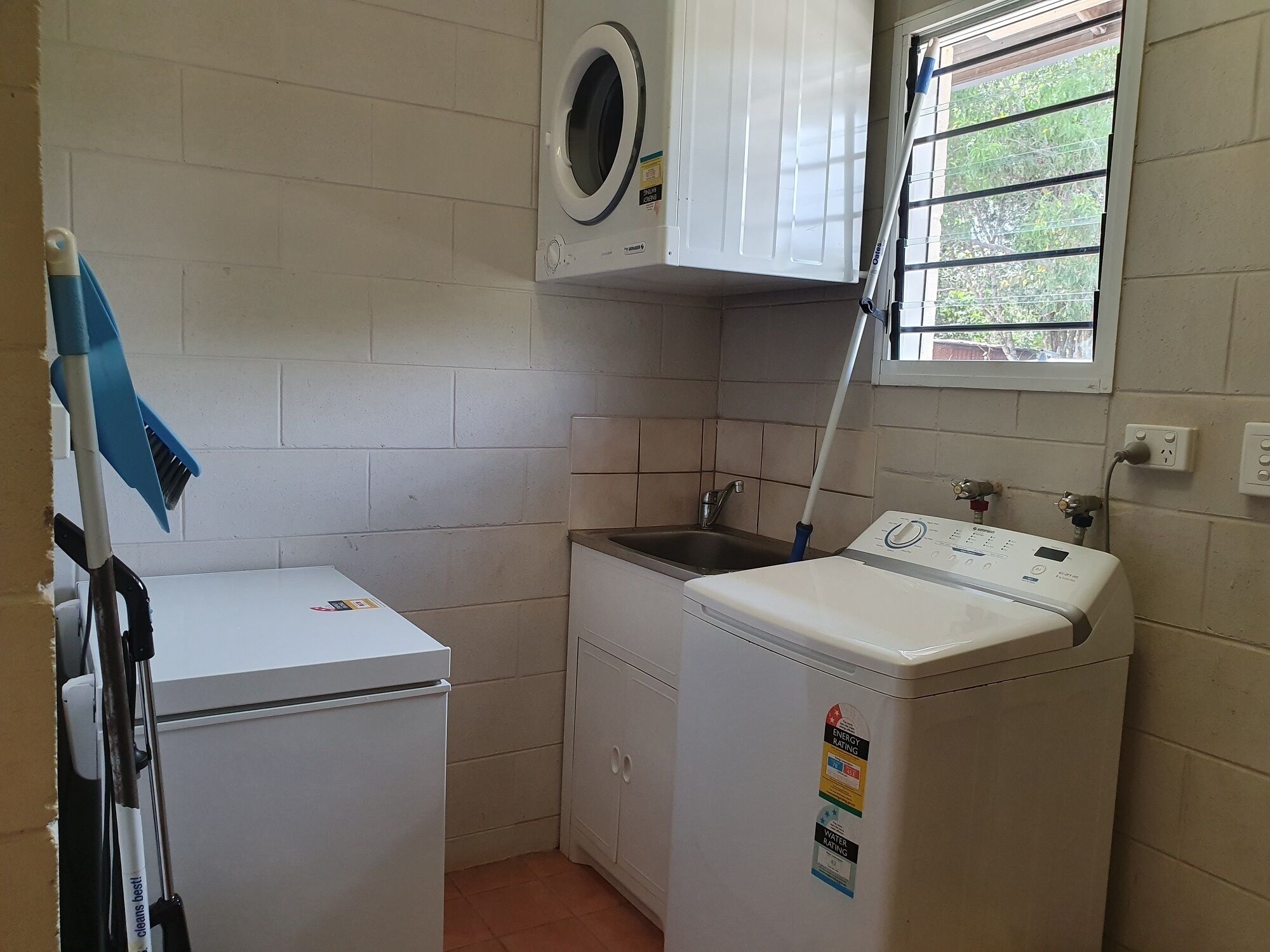 SUNSETS @ DUNDEE Overlooking the water — image 8