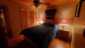 3 habitaciones, tabla de planchar con plancha, wifi y ropa de cama 