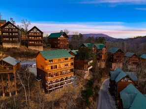 Exterior - Luxe Cabin | Pool | Theatre & Games (Sevierville)