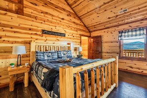 6 bedrooms, desk, iron/ironing board, travel crib