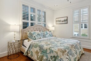 3 habitaciones, tabla de planchar con plancha, wifi y ropa de cama 