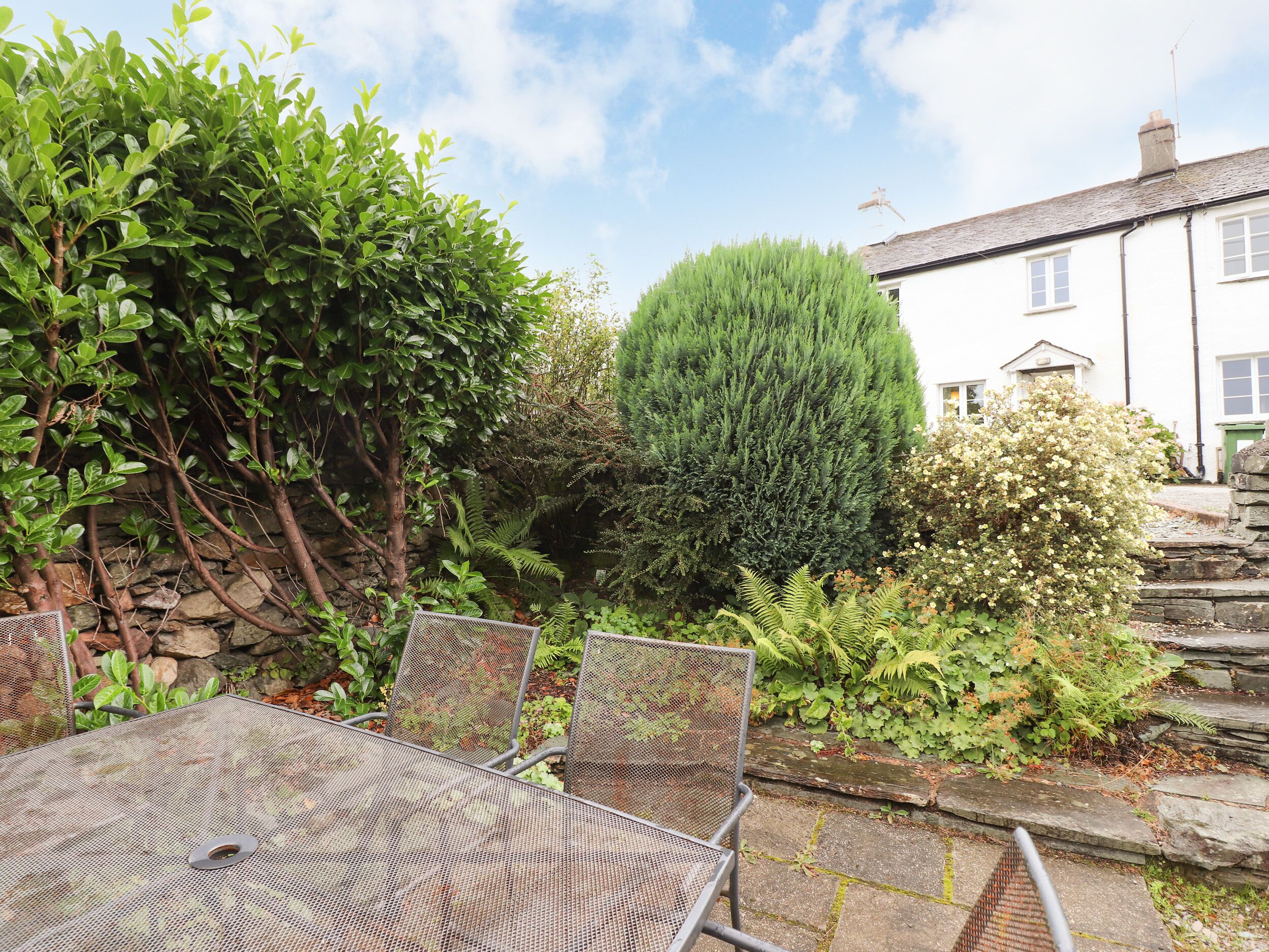 Cottage | Property grounds