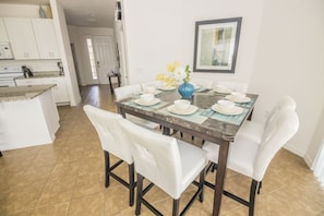 Casa, 5 habitaciones | Cocina privada