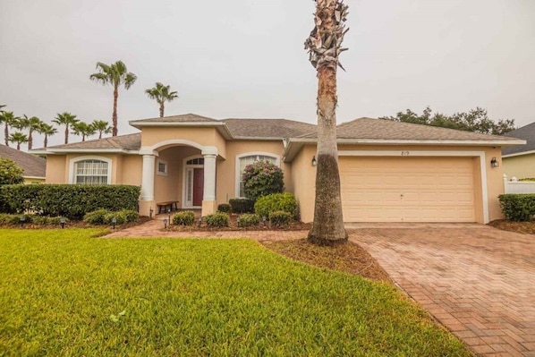 House, 4 Bedrooms | Exterior