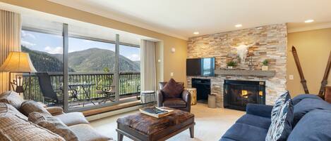 Condo, 2 Bedrooms | Living area