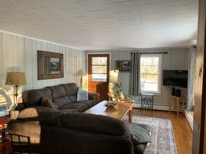 Smart TV, DVD player, table football, ping pong