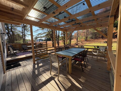 Spacious country house near lakes and skiing, convenient to downtown Bridgton.